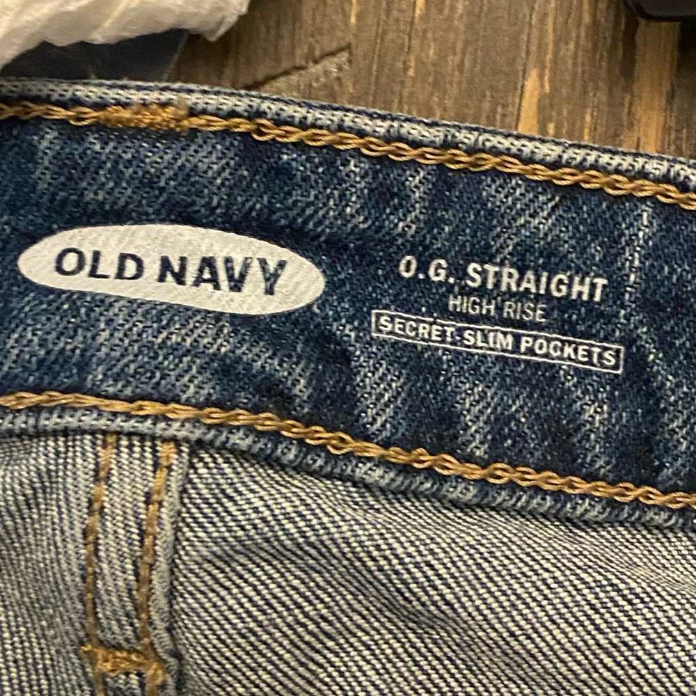 Women’s old navy jeans size 12P - Picture 3 of 4